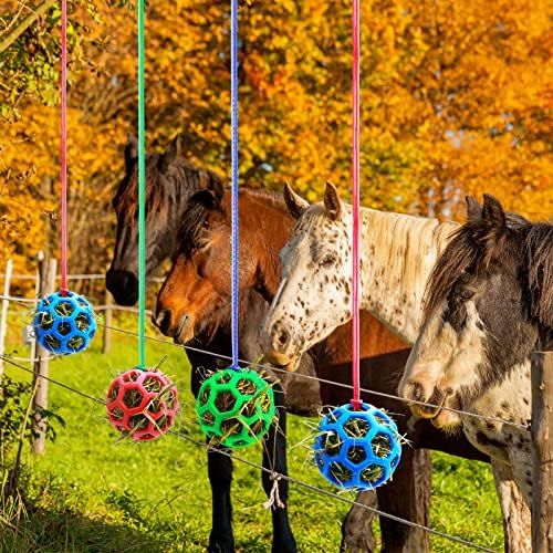 וויוורקו 4 חבילות כדורי פינוק לסוסים, כדורי חציר לסוסים ועזים, צעצועי דוכן סוסים לשעמום סוסים, כדורי חציר הזנה איטית, צעצועי עזים תלויים